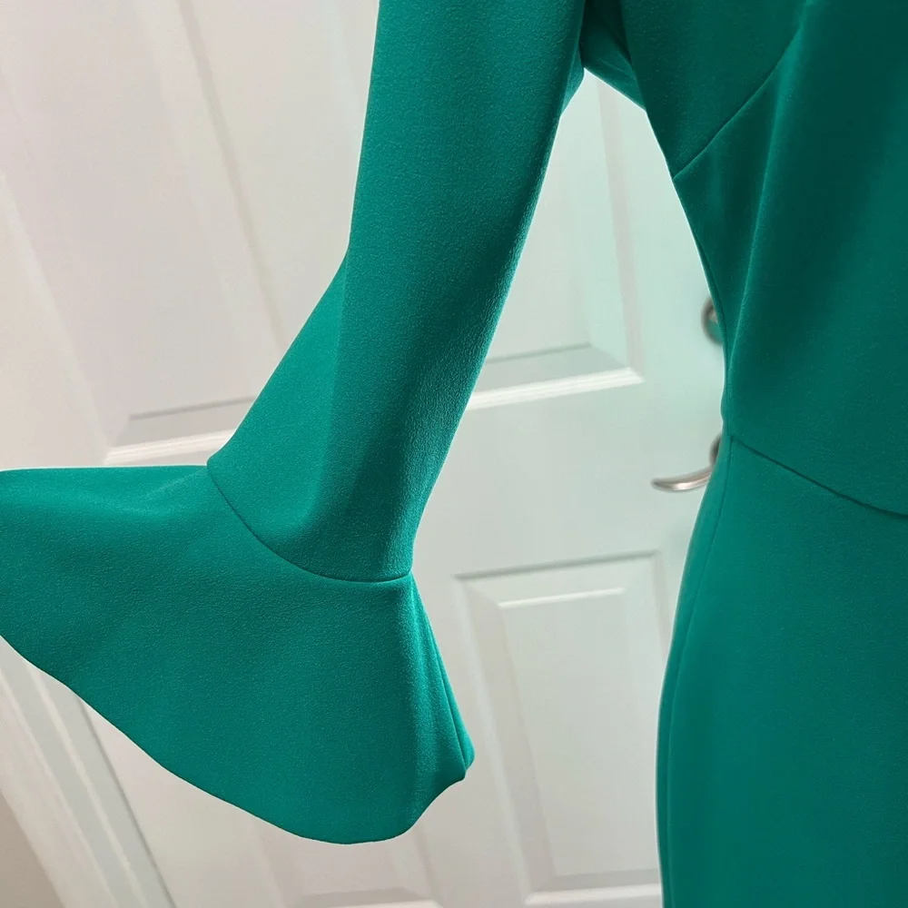 Donna Morgan Green Dress – Fitted Silhouette with Ruffled Cuffs - Picture 3 of 12